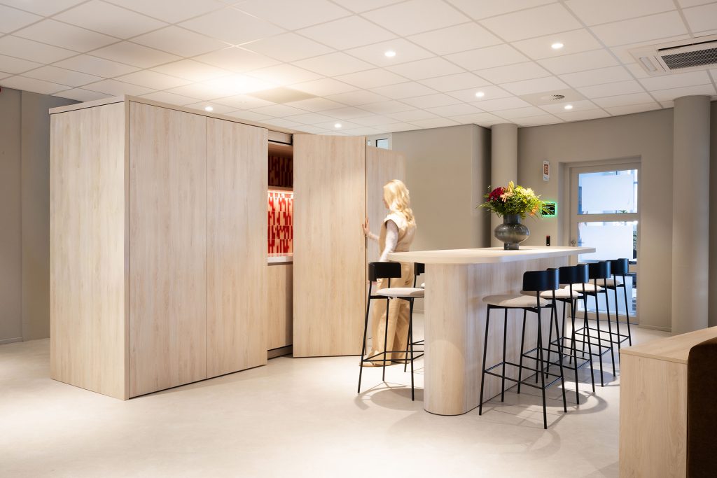 Qbuzz entree (zonder schermen) lr -_-4